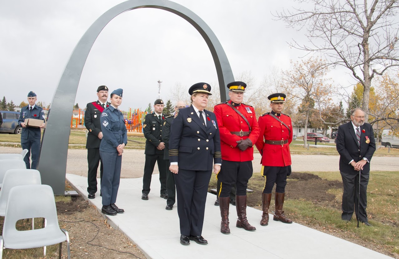 Arch, Soldiers, Unvelling ceremony